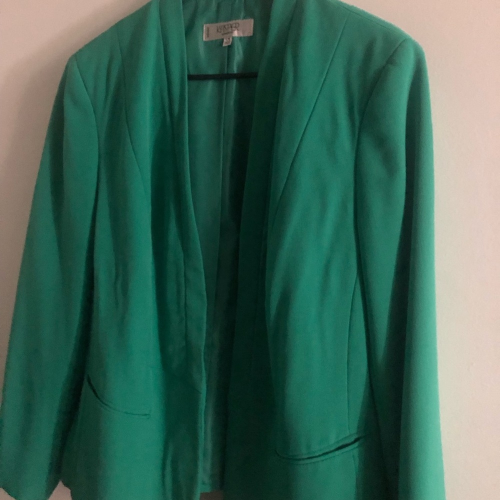 Women blazer used in good condition no pet smoke free